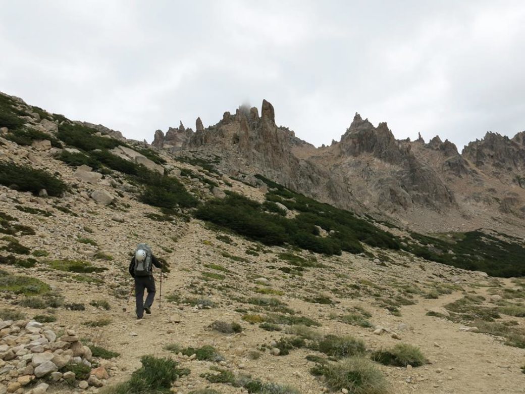 Guía práctica para ayudar a personas extraviadas en montaña y a sus familiares